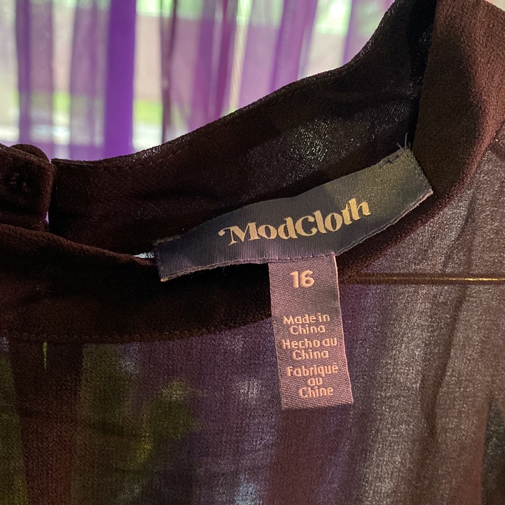 Aubergine and Black slip dress with eyelash lace accents. Size 16. - Picture 4 of 9